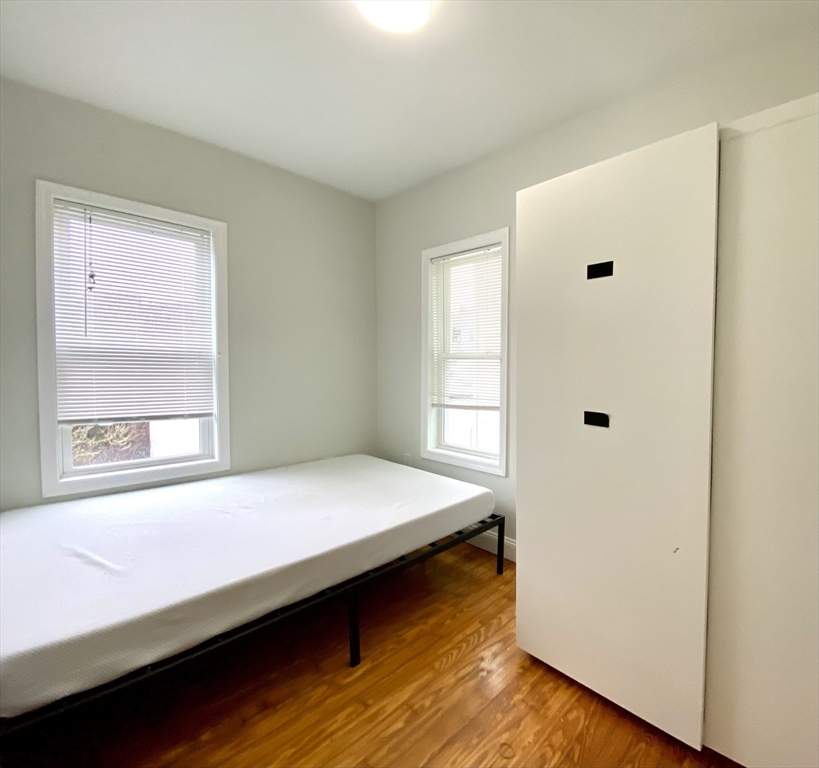 3 bed, 1 bath apartment for rent at 417 Cardinal Medeiros Ave Unit 5, Wellington-Harrington — photo 8 of 13