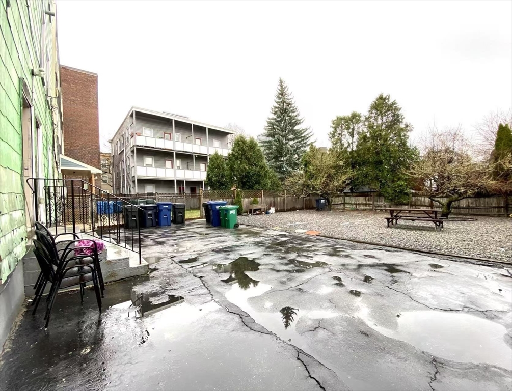 3 bed, 1 bath apartment for rent at 417 Cardinal Medeiros Ave Unit 5, Wellington-Harrington — photo 12 of 13