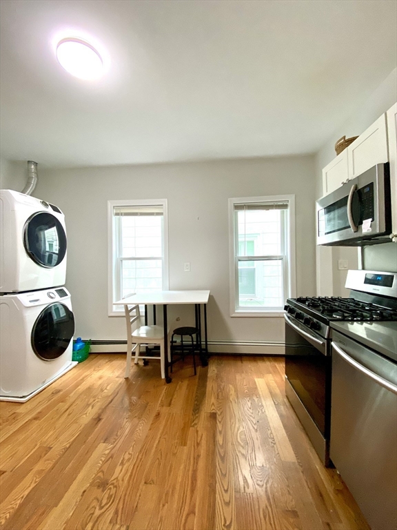 3 bed, 1 bath apartment for rent at 417 Cardinal Medeiros Ave Unit 5, Wellington-Harrington — photo 2 of 13