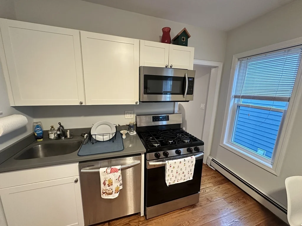 3 bed, 1 bath apartment for rent at 417 Cardinal Medeiros Unit 3, Kendall Square — photo 6 of 16