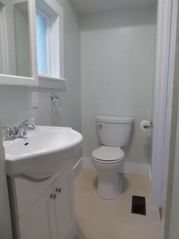 2 bed, 1 bath apartment for rent at 417 E 5th St Unit 1, South Boston — photo 16 of 22