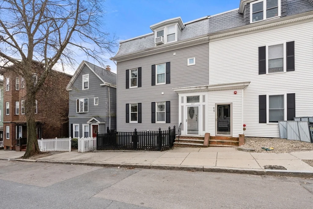 3 bed, 2 bath apartment for rent at 417 E 7th St Unit 1, South Boston — photo 23 of 25