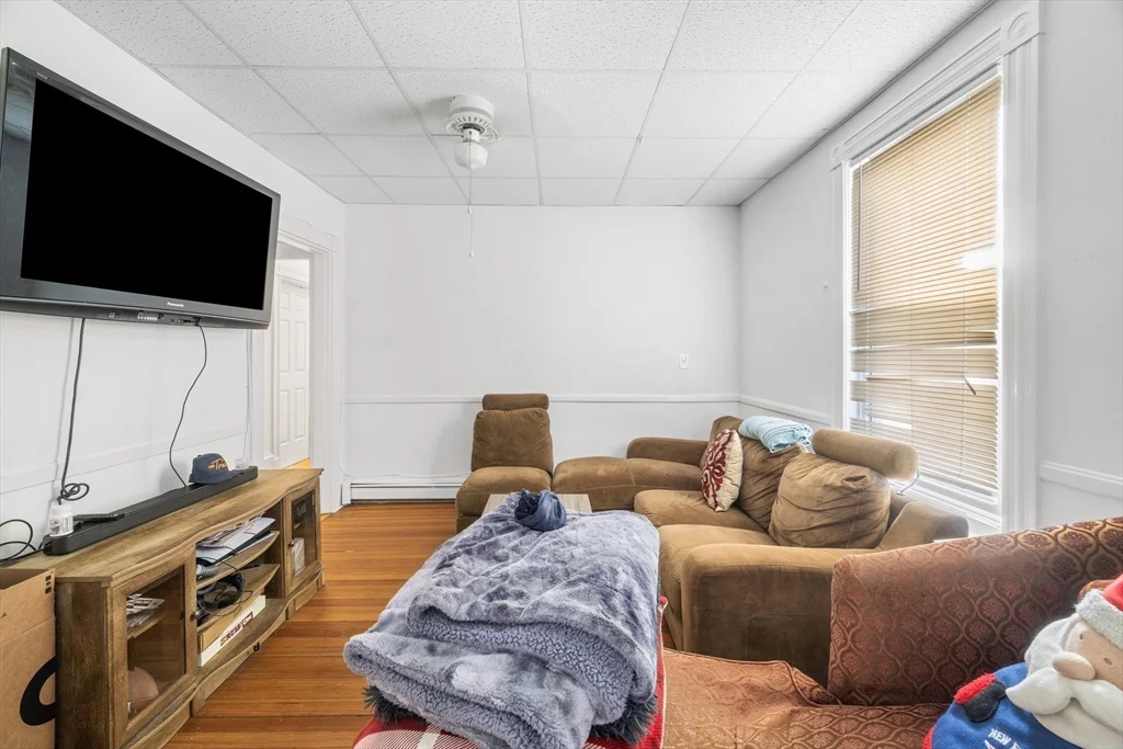 3 bed, 2 bath apartment for rent at 417 High St Unit 1, West Medford — photo 4 of 9