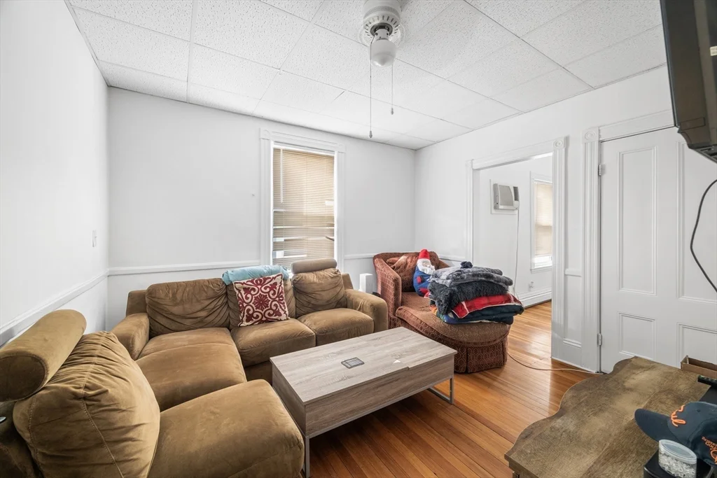 3 bed, 2 bath apartment for rent at 417 High St Unit 1, West Medford — photo 6 of 9