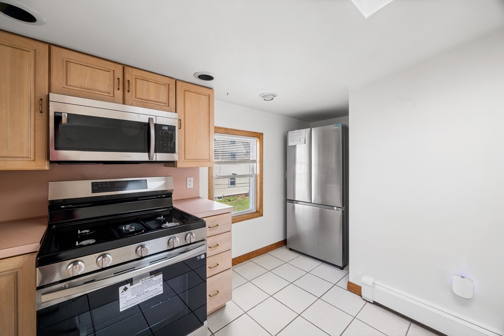 3 bed, 1 bath apartment for rent at 417 High St Unit 2, West Medford — photo 3 of 14