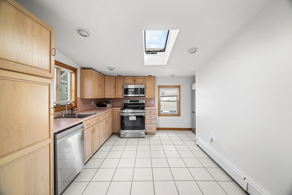 3 bed, 1 bath apartment for rent at 417 High St Unit 2, West Medford — photo 2 of 14