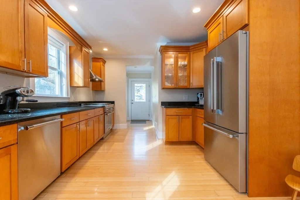 4 bed, 3 bath apartment for rent at 417 Walden St Unit 417, West Cambridge — photo 6 of 19
