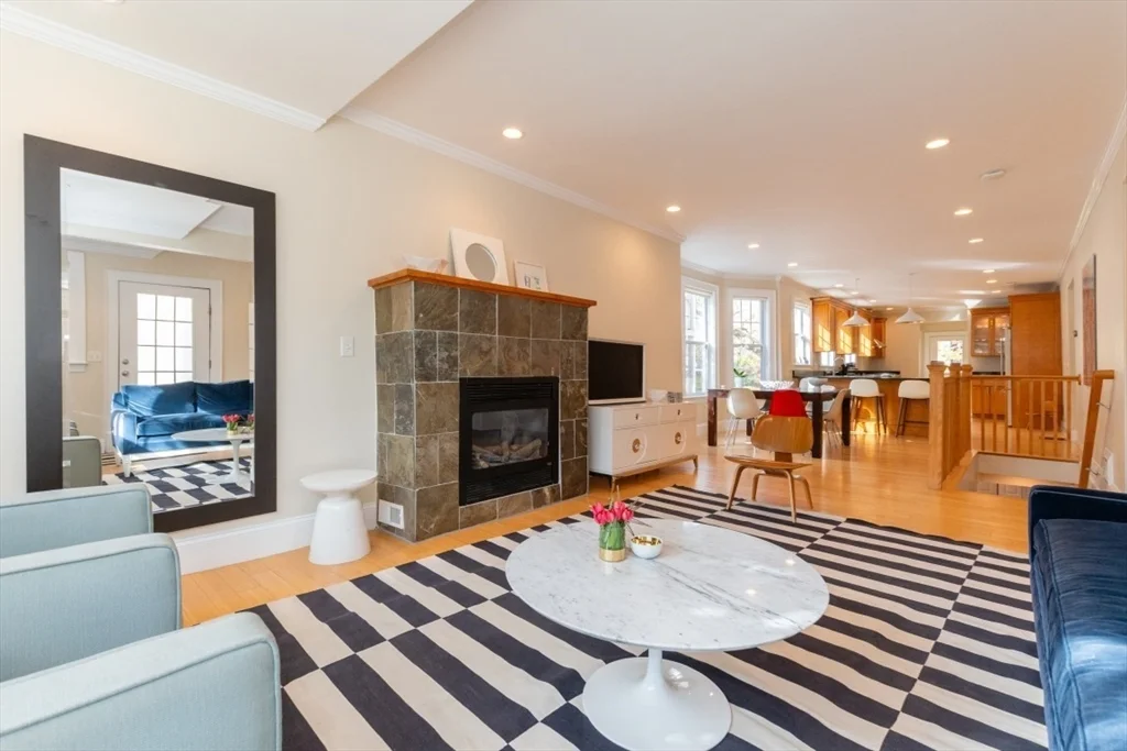 4 bed, 3 bath apartment for rent at 417 Walden St Unit 417, West Cambridge — photo 3 of 19