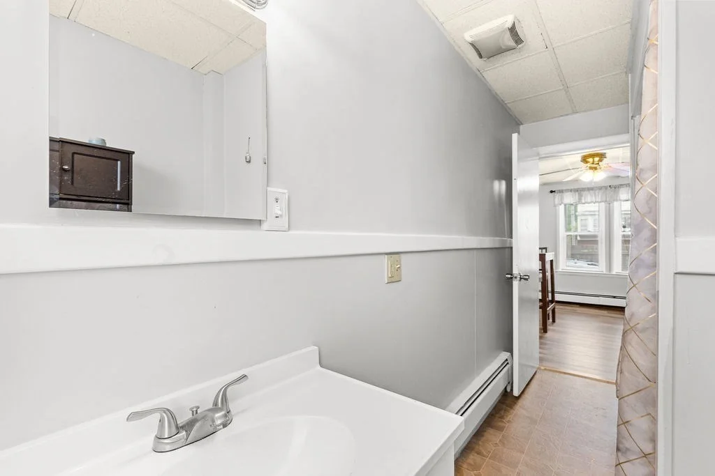 3 bed, 1 bath apartment for rent at 418 Anthony St Unit 1, Fall River — photo 4 of 13