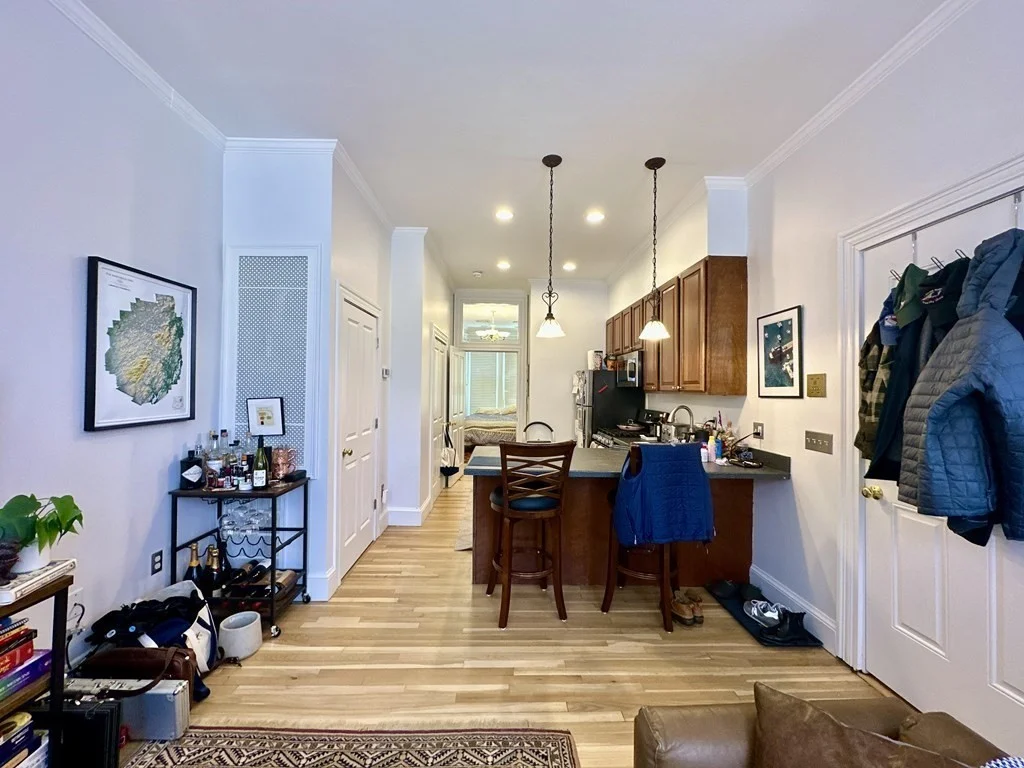 1 bed, 1 bath apartment for rent at 418 Columbus Ave Unit 2, Columbus — photo 1 of 10
