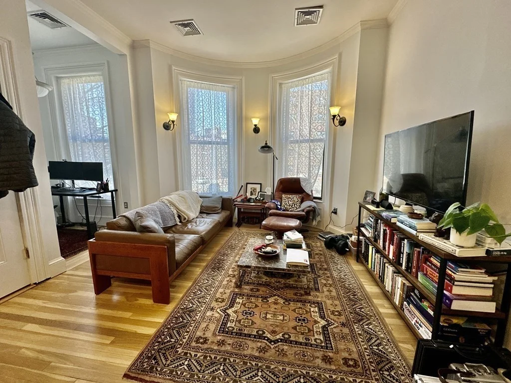 1 bed, 1 bath apartment for rent at 418 Columbus Ave Unit 2, Columbus — photo 2 of 10