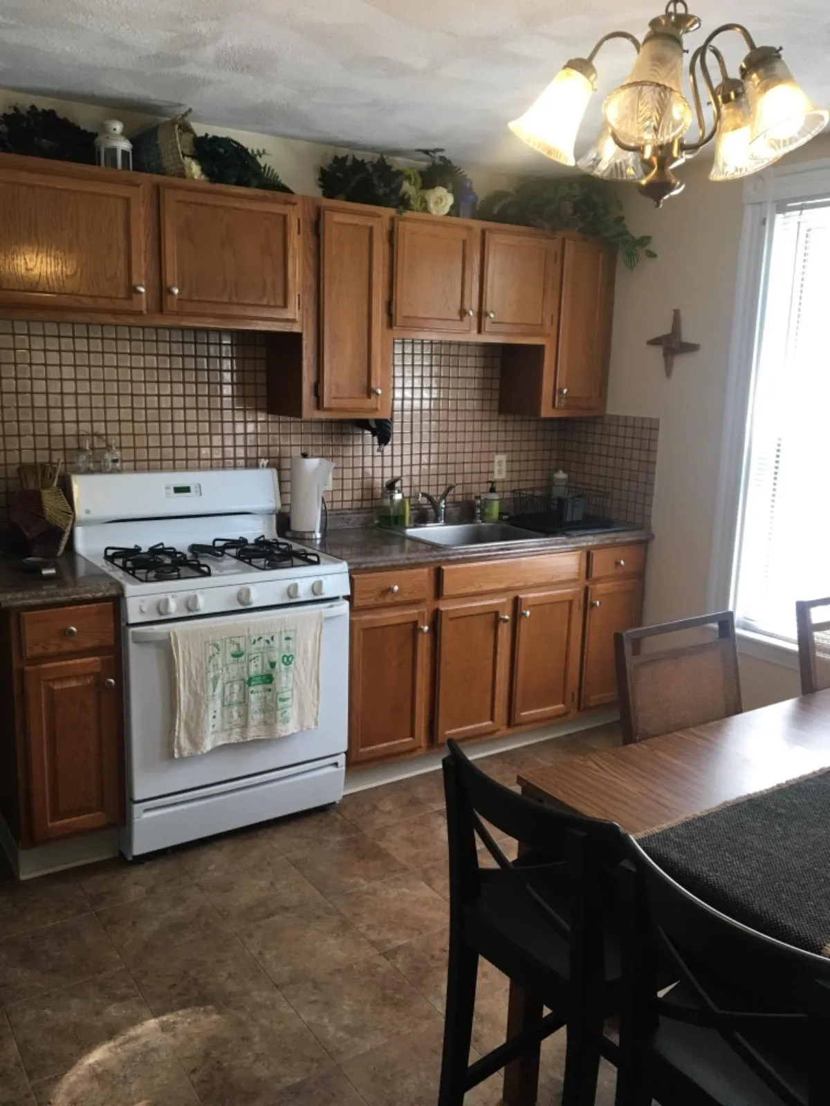 2.5 bed, 1 bath apartment for rent at 418 Medford St Unit 2, Winter Hill — photo 2 of 17