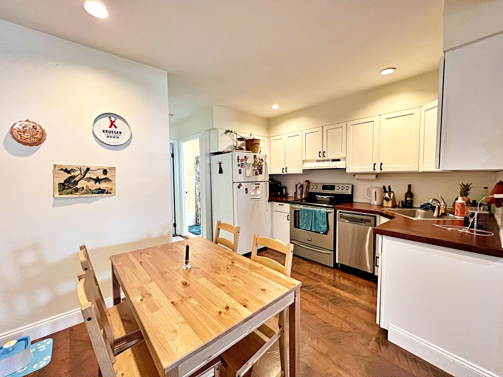 1 bed, 1 bath apartment for rent at 418 Sumner St Unit B, East Boston