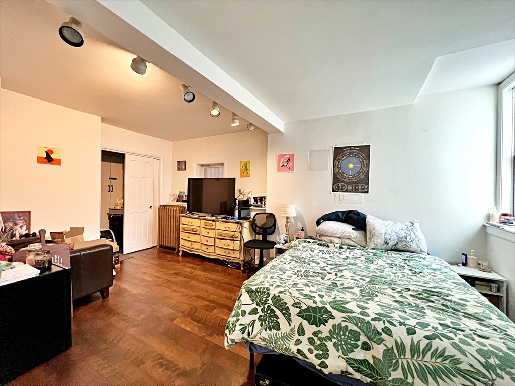1 bed, 1 bath apartment for rent at 418 Sumner St Unit B, East Boston — photo 7 of 17