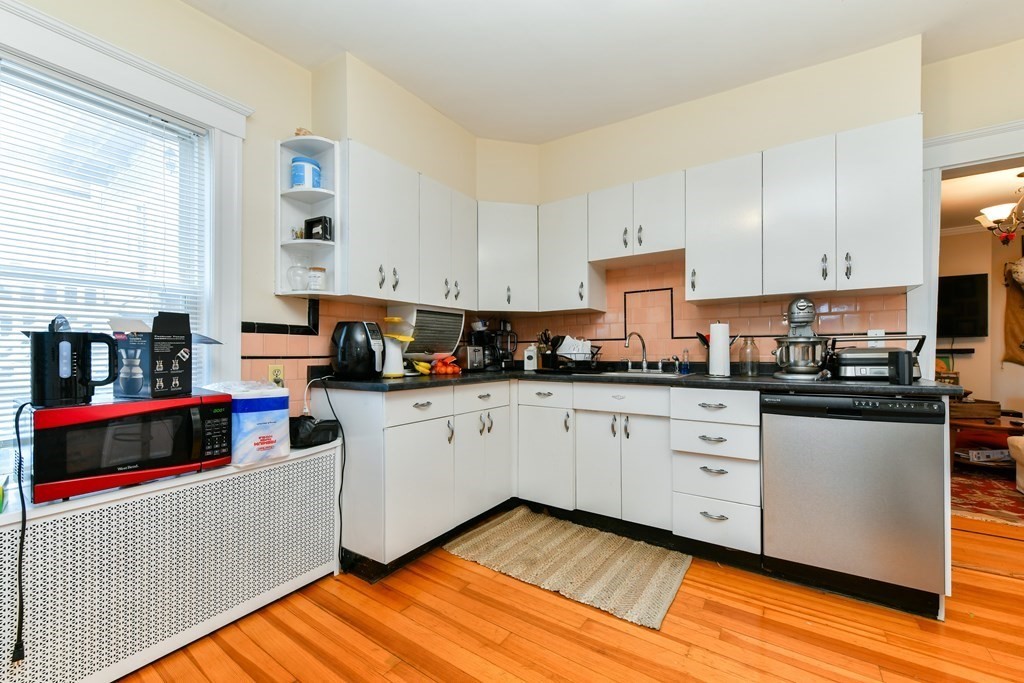 1 bed, 1 bath apartment for rent at 419 E 7th Unit 1, South Boston — photo 5 of 11