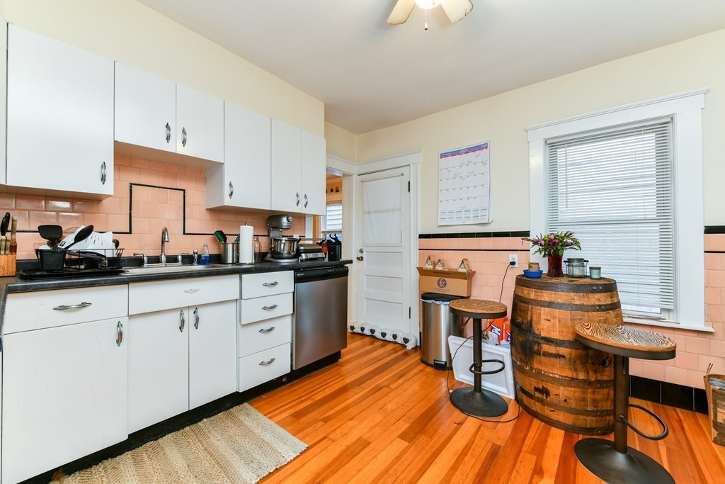 1 bed, 1 bath apartment for rent at 419 E 7th Unit 1, South Boston — photo 3 of 11