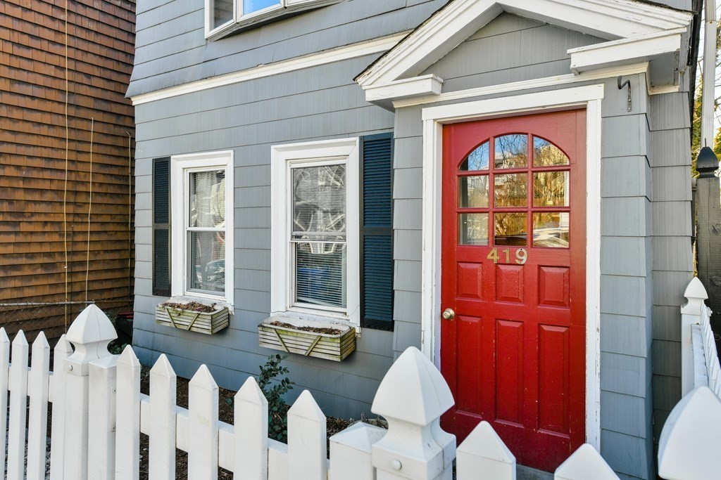 1 bed, 1 bath apartment for rent at 419 E 7th Unit 1, South Boston