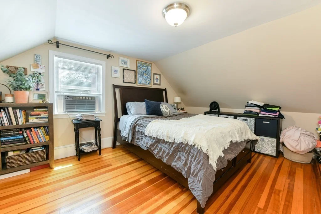 3 bed, 1 bath apartment for rent at 419 E 7th Unit 2, South Boston — photo 9 of 19