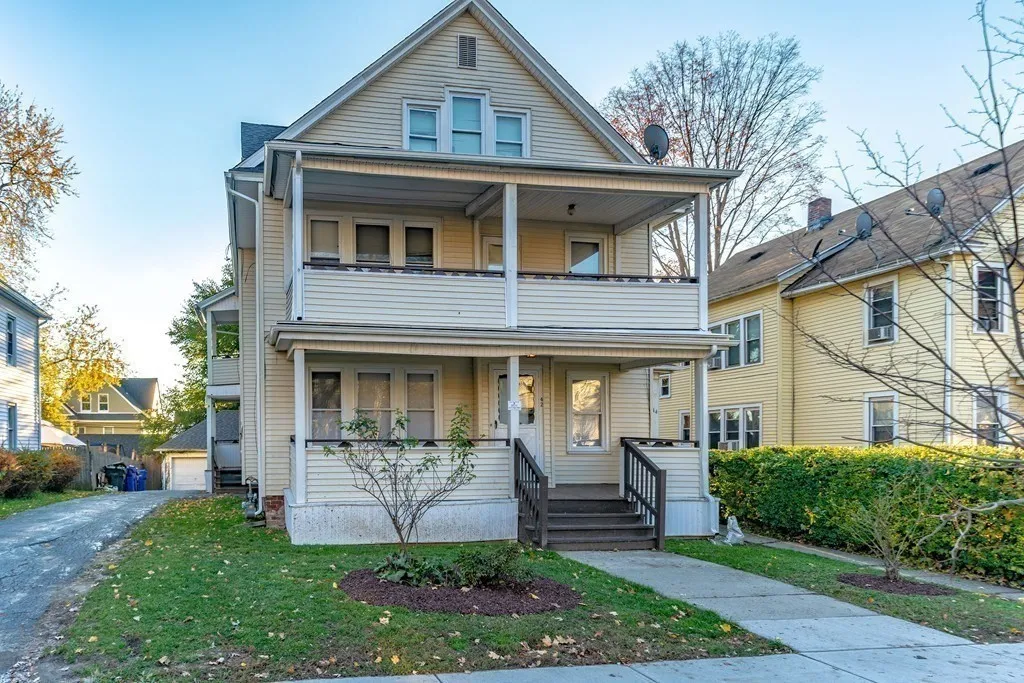 3 bed, 1 bath apartment for rent at 42-44 Narragansett St Unit 1, Springfield — photo 1 of 10