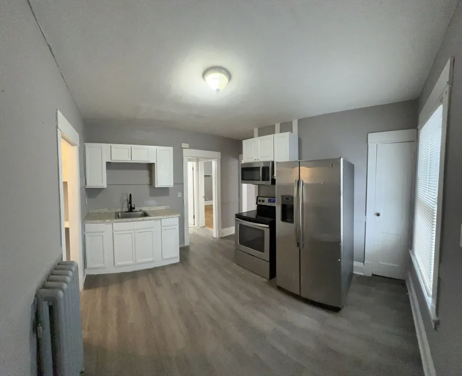 3 bed, 1 bath apartment for rent at 42-44 Narragansett St Unit 1, Springfield — photo 3 of 10