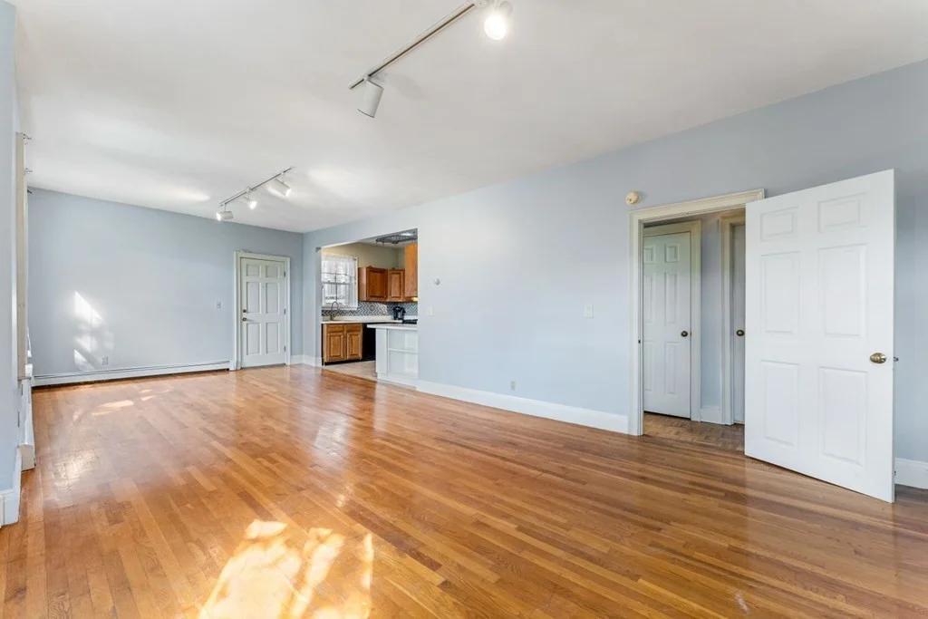 3 bed, 2 bath apartment for rent at 42-44 Woodlawn St Unit 5, Jamaica Plain — photo 2 of 29