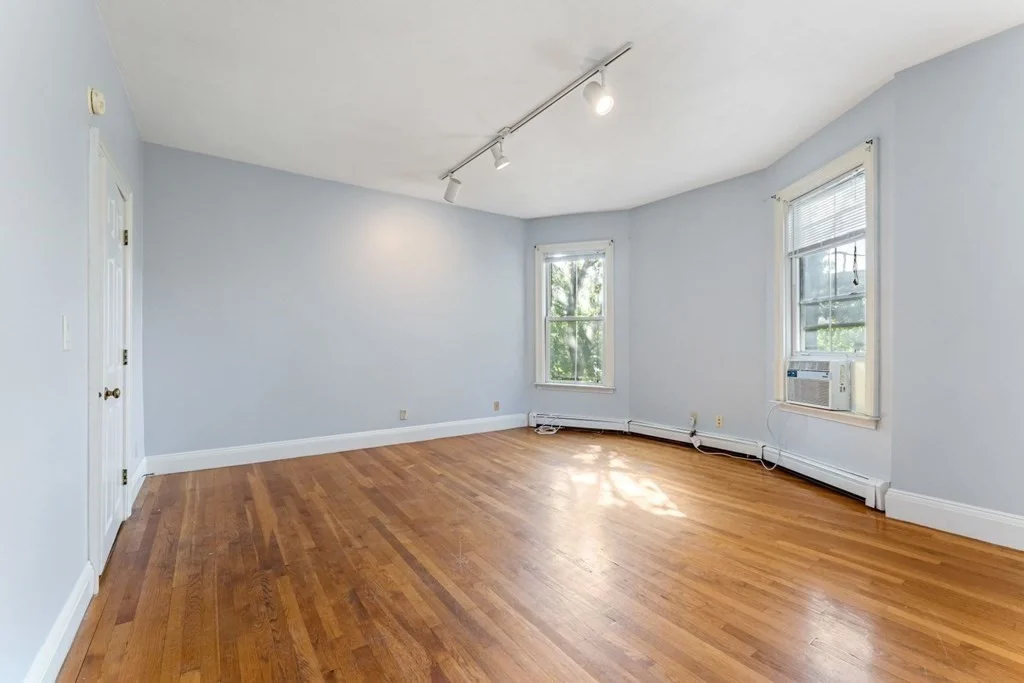 3 bed, 2 bath apartment for rent at 42-44 Woodlawn St Unit 5, Jamaica Plain — photo 3 of 29