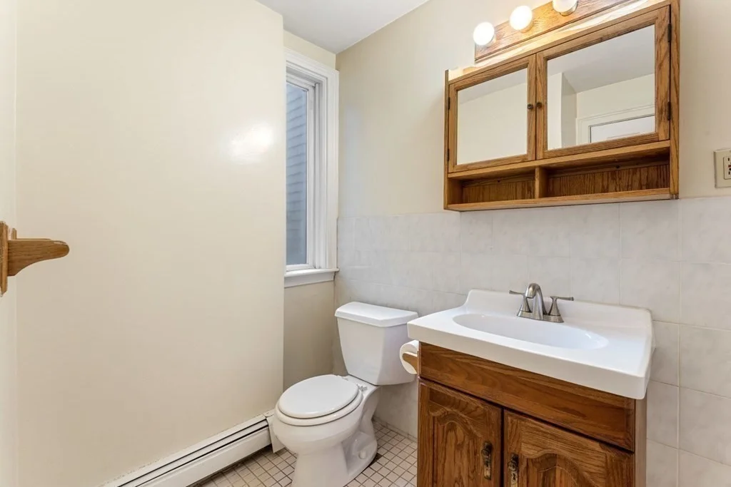 3 bed, 2 bath apartment for rent at 42-44 Woodlawn St Unit 5, Jamaica Plain — photo 17 of 29