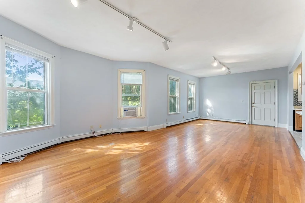 3 bed, 2 bath apartment for rent at 42-44 Woodlawn St Unit 5, Jamaica Plain — photo 1 of 29