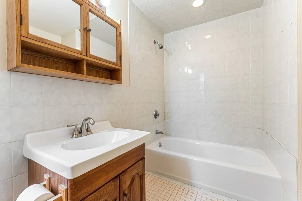 3 bed, 2 bath apartment for rent at 42-44 Woodlawn St Unit 5, Jamaica Plain — photo 18 of 29