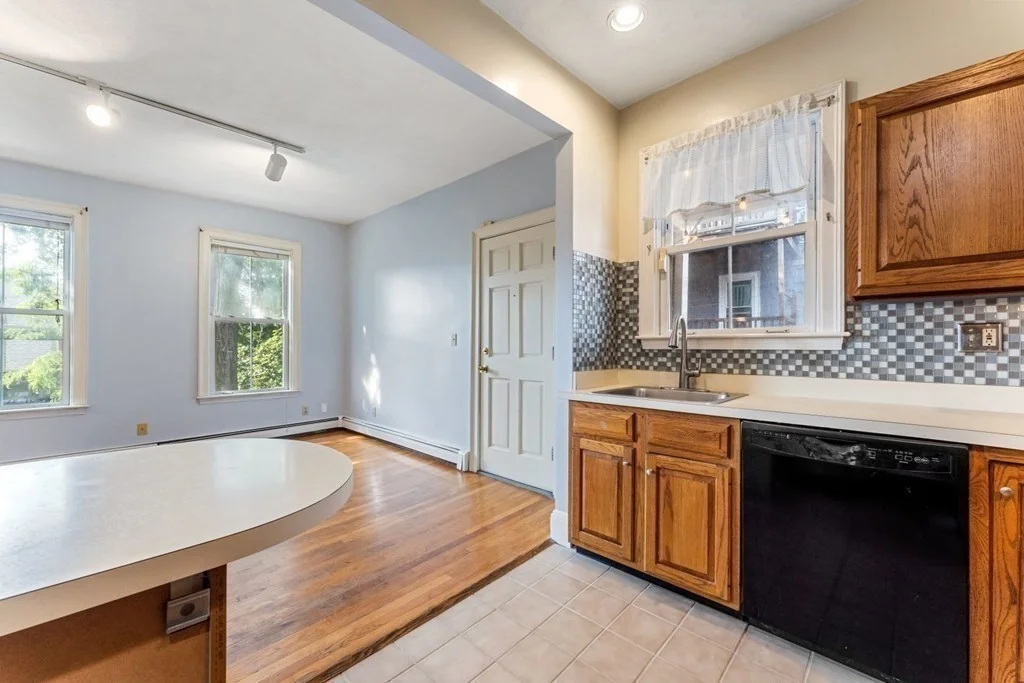 3 bed, 2 bath apartment for rent at 42-44 Woodlawn St Unit 5, Jamaica Plain — photo 8 of 29