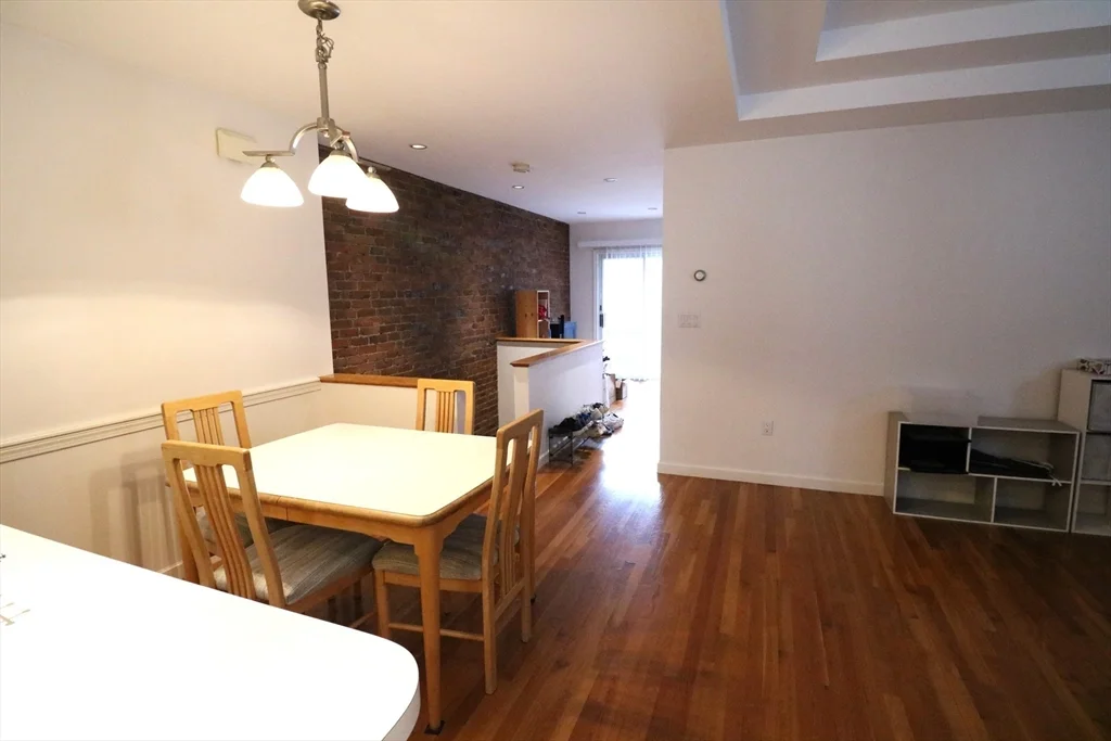 2 bed, 1 bath apartment for rent at 42-48 Marion St Unit 44, Ward Two — photo 12 of 18