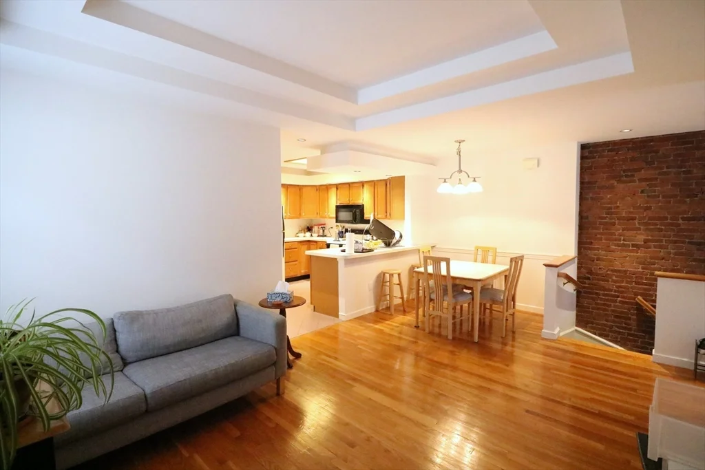 2 bed, 1 bath apartment for rent at 42-48 Marion St Unit 44, Ward Two — photo 14 of 18