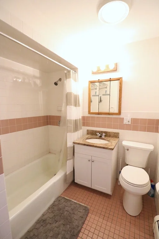 2 bed, 1 bath apartment for rent at 42-48 Marion St Unit 44, Ward Two — photo 7 of 18