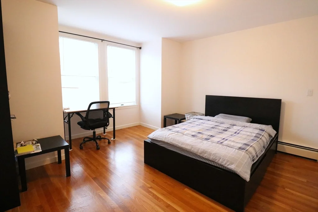 2 bed, 1 bath apartment for rent at 42-48 Marion St Unit 44, Ward Two — photo 2 of 18