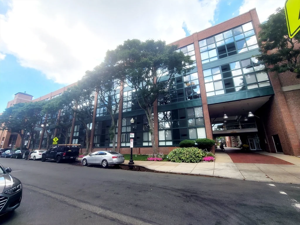 2 bed, 2 bath apartment for rent at 42 8th Unit 2515, Charlestown — photo 2 of 29