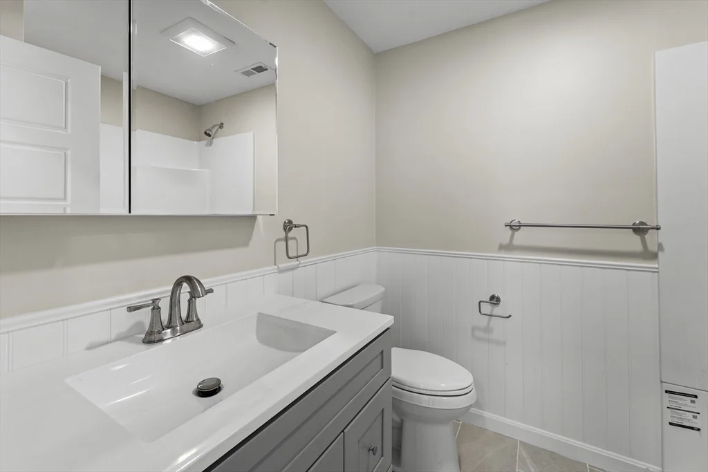 3 bed, 1 bath apartment for rent at 42 Almont St Unit 2L, Medford — photo 15 of 33