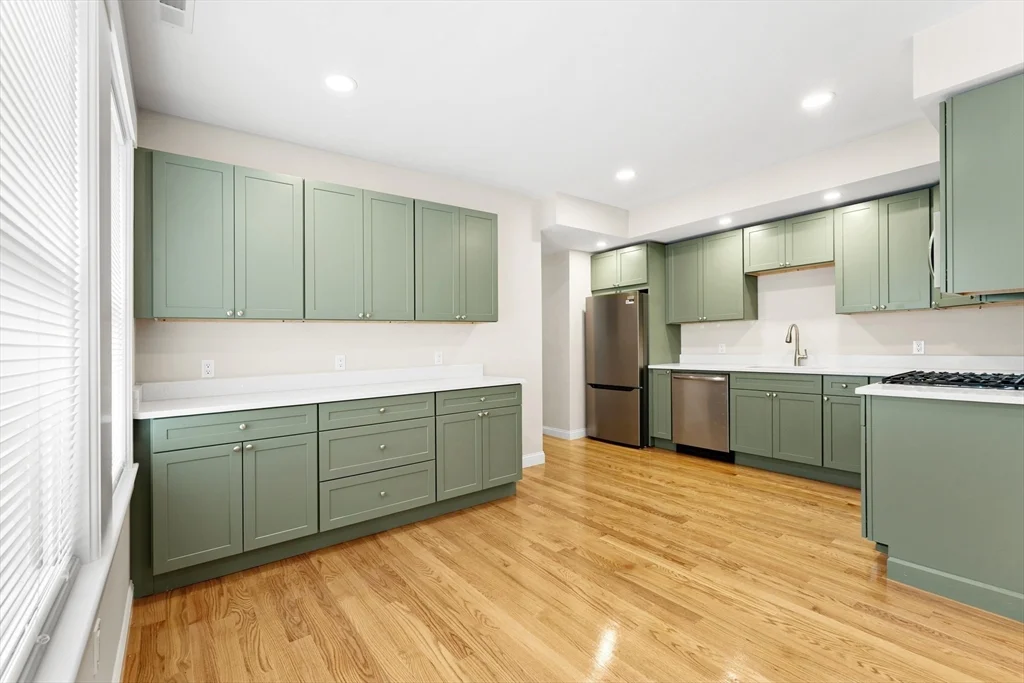3 bed, 1 bath apartment for rent at 42 Almont St Unit 2L, Medford — photo 5 of 33