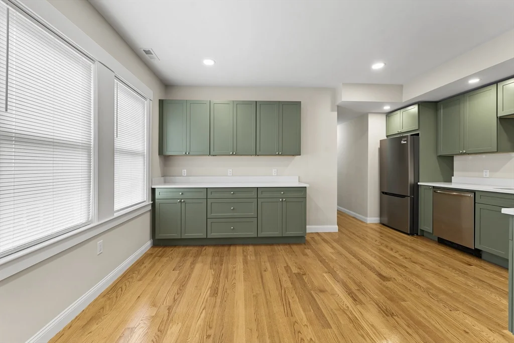 3 bed, 1 bath apartment for rent at 42 Almont St Unit 2L, Medford — photo 14 of 33