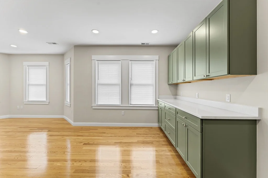 3 bed, 1 bath apartment for rent at 42 Almont St Unit 2L, Medford — photo 8 of 33