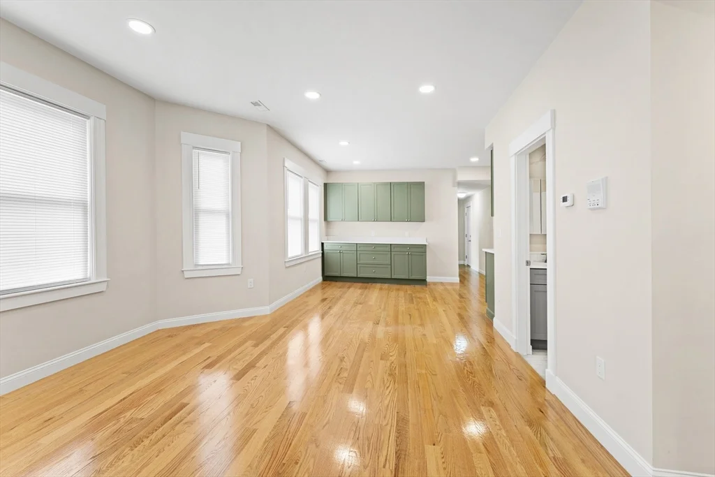 3 bed, 1 bath apartment for rent at 42 Almont St Unit 2L, Medford — photo 3 of 33
