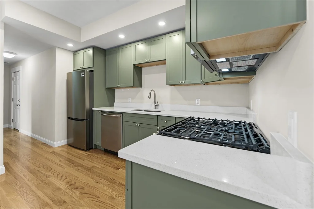 3 bed, 1 bath apartment for rent at 42 Almont St Unit 2L, Medford