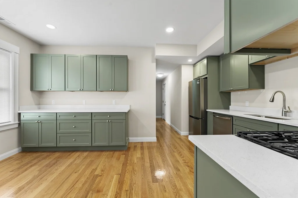 3 bed, 1 bath apartment for rent at 42 Almont St Unit 2L, Medford — photo 11 of 33