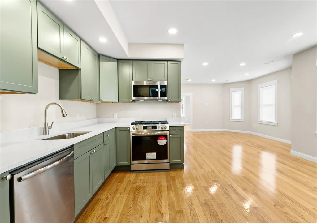 3 bed, 1 bath apartment for rent at 42 Almont St Unit 3L, Medford — photo 5 of 28