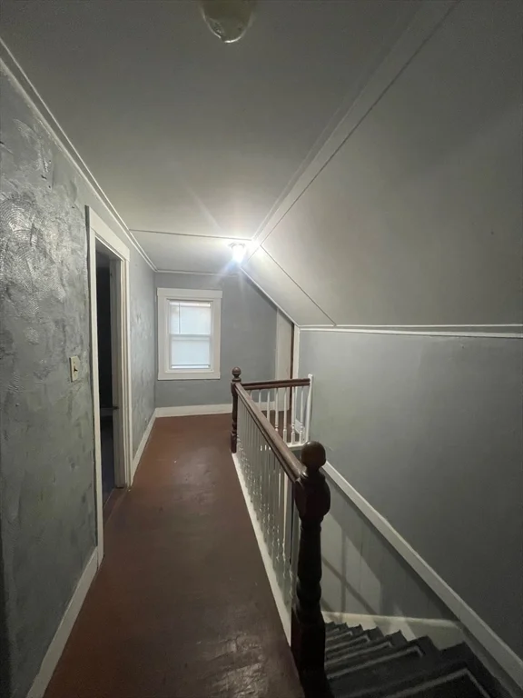 3 bed, 1 bath apartment for rent at 42 Arlington Unit 42, Lynn — photo 5 of 8