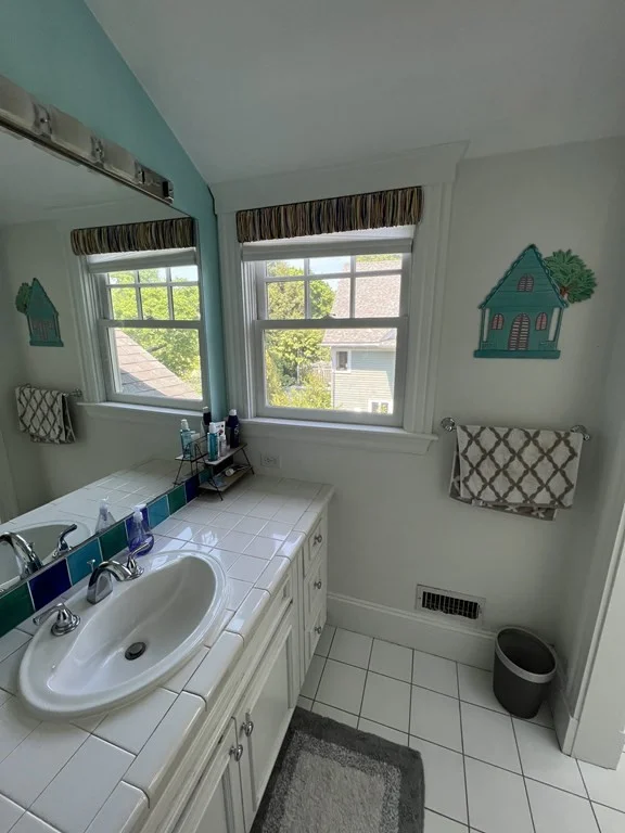 3 bed, 2 bath apartment for rent at 42 Barnard Ave Unit 2, Watertown — photo 13 of 20