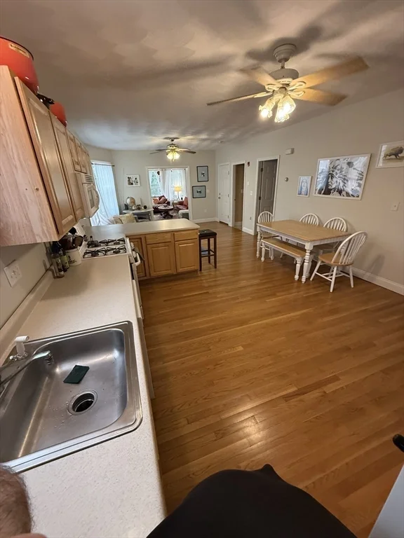 2 bed, 1 bath apartment for rent at 42 Bartlett St Unit 2, Beverly — photo 17 of 28
