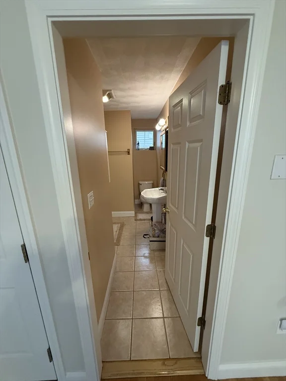2 bed, 1 bath apartment for rent at 42 Bartlett St Unit 2, Beverly — photo 24 of 28