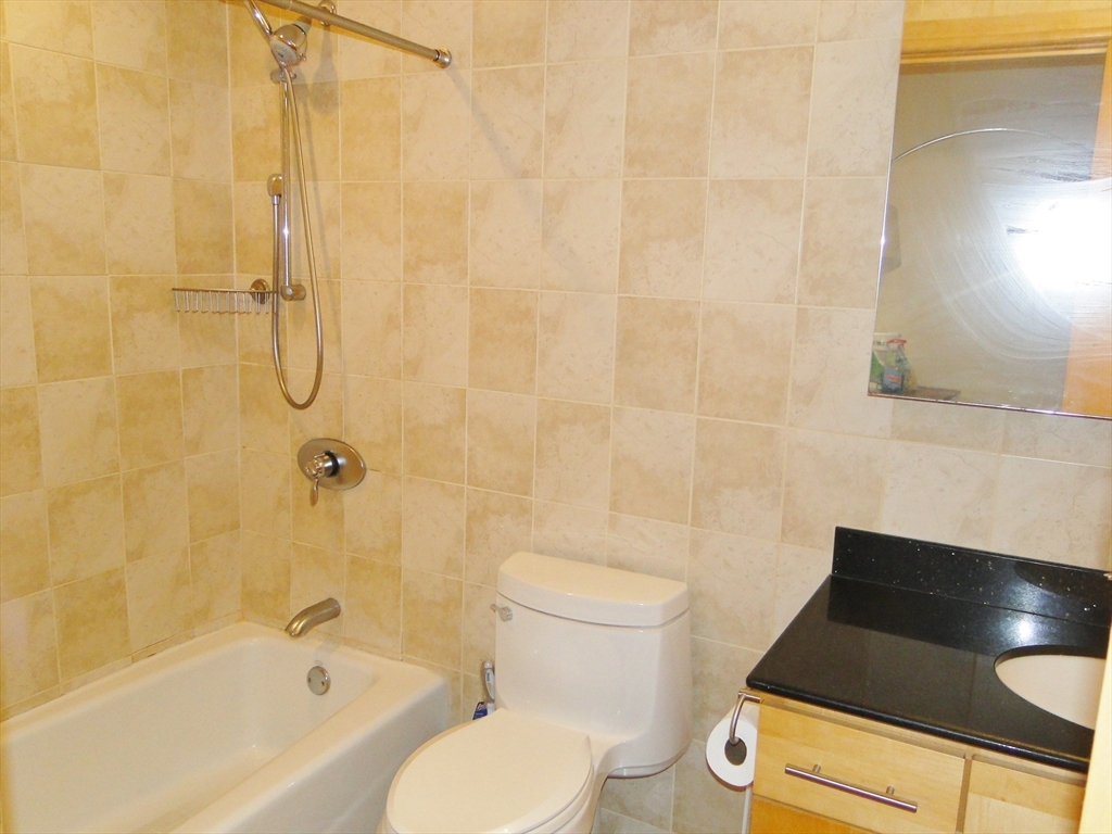 2 bed, 2 bath apartment for rent at 42 Beach St Unit 10D, Chinatown — photo 5 of 10