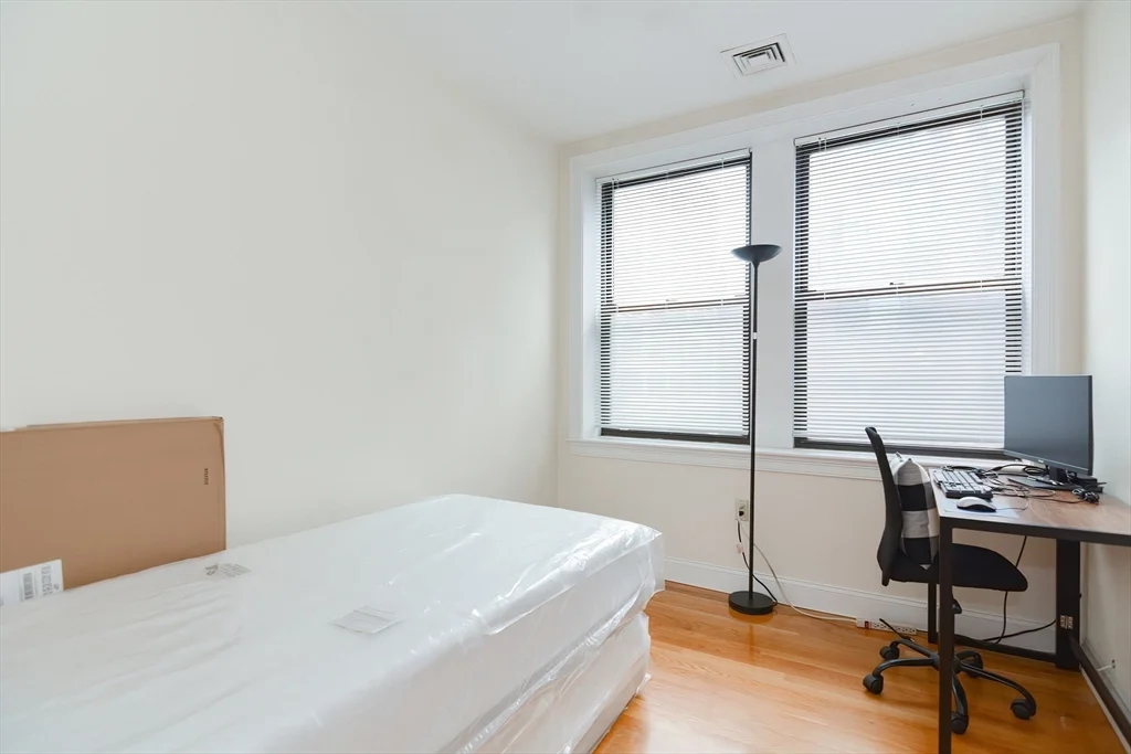 2 bed, 1 bath apartment for rent at 42 Beach St Unit 6B, Chinatown — photo 6 of 14