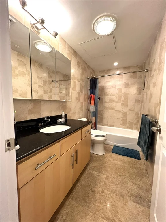 1 bed, 1 bath apartment for rent at 42 Beach St Unit 8A, Chinatown — photo 6 of 8